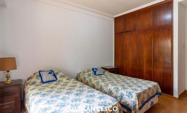 Casa Mar de ostende sobre lote Multifamiliar-150 m del Mar