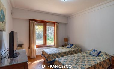 Casa Mar de ostende sobre lote Multifamiliar-150 m del Mar