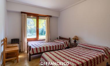 Casa Mar de ostende sobre lote Multifamiliar-150 m del Mar
