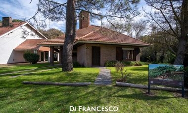 Casa Mar de ostende sobre lote Multifamiliar-150 m del Mar