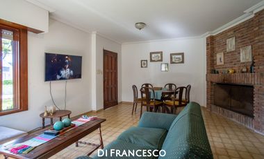 Casa Mar de ostende sobre lote Multifamiliar-150 m del Mar