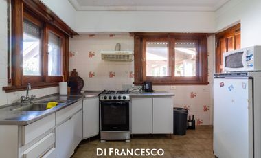Casa Mar de ostende sobre lote Multifamiliar-150 m del Mar