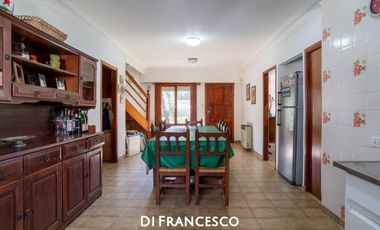 Casa Mar de ostende sobre lote Multifamiliar-150 m del Mar