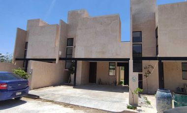 Venta en Dzitya Townhouse con Piscina
