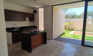 Venta en Dzitya Townhouse con Piscina