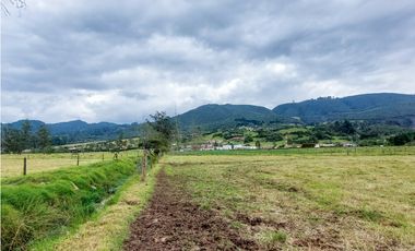 LOTE SE VENDE. LA CALERA - CUND.