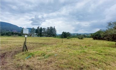 LOTE SE VENDE. LA CALERA - CUND.