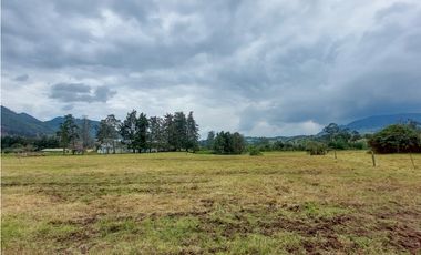 LOTE SE VENDE. LA CALERA - CUND.