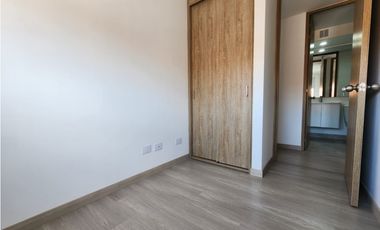 ARRIENDO APARTAMENTO CEDRO NOVATERRA PISO 10.