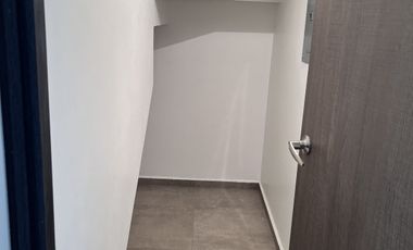 Renta moderna casa en Condominio de dos casas