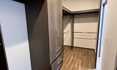 Renta moderna casa en Condominio de dos casas