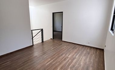 Renta moderna casa en Condominio de dos casas