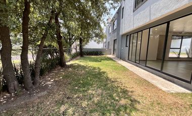 Renta moderna casa en Condominio de dos casas