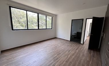 Renta moderna casa en Condominio de dos casas