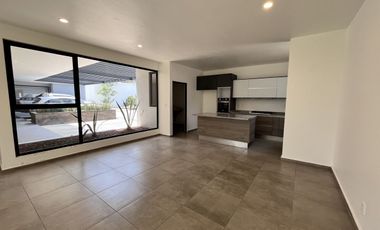 Renta moderna casa en Condominio de dos casas