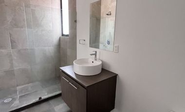 Renta moderna casa en Condominio de dos casas