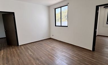 Renta moderna casa en Condominio de dos casas