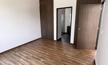 Renta moderna casa en Condominio de dos casas