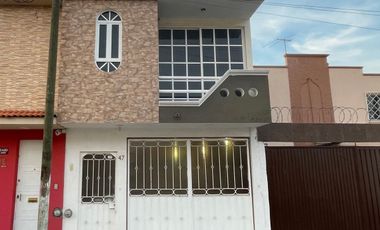 Venta de casa en Los Laureles Erendira