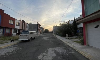 Venta de casa en Los Laureles Erendira