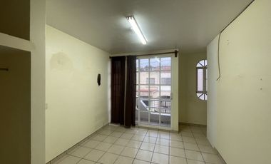 Venta de casa en Los Laureles Erendira