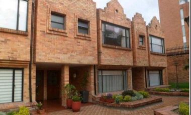 Excelente casa remodelada en Cedritos (SR)