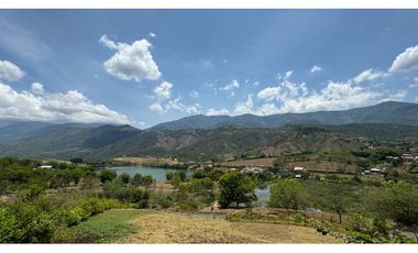 Lote en venta en condominio campestre Lagos de Maracaibo Palmira Valle