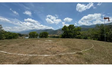 Lote en venta en condominio campestre Lagos de Maracaibo Palmira Valle