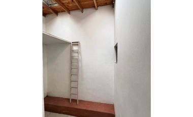 VENTA CASA MULTIFAMILIAR PRIMER PISO BELÉN ROSALES INVERSIÓN RENTA