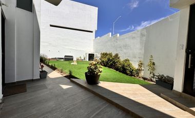 Casa en renta en Fincas de Agua Caliente zona las Plazas