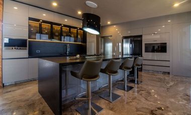 Residencia de lujo en Angelópolis con máxima tecnología, acabados y equipamiento