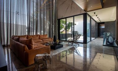 Residencia de lujo en Angelópolis con máxima tecnología, acabados y equipamiento