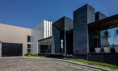 Residencia de lujo en Angelópolis con máxima tecnología, acabados y equipamiento