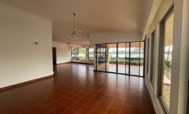 PRECIOSA RESIDENCIA EN VENTA FRENTE AL RÍO EN FRACCIONAMIENTO RESIDENCIAL JARDINES