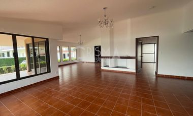 PRECIOSA RESIDENCIA EN VENTA FRENTE AL RÍO EN FRACCIONAMIENTO RESIDENCIAL JARDINES