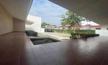 PRECIOSA RESIDENCIA EN VENTA FRENTE AL RÍO EN FRACCIONAMIENTO RESIDENCIAL JARDINES