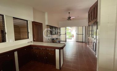 PRECIOSA RESIDENCIA EN VENTA FRENTE AL RÍO EN FRACCIONAMIENTO RESIDENCIAL JARDINES
