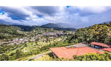 VENDO CASA CON VISTAS AL PUEBLO DE BOQUETE EN JARAMILLO