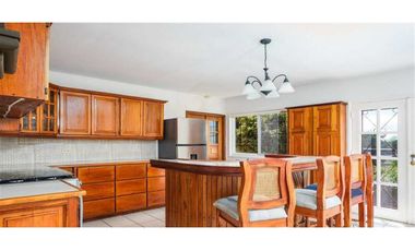 VENDO CASA CON VISTAS AL PUEBLO DE BOQUETE EN JARAMILLO