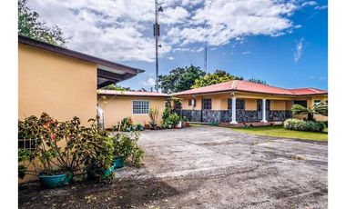VENDO CASA CON VISTAS AL PUEBLO DE BOQUETE EN JARAMILLO