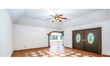 VENDO CASA CON VISTAS AL PUEBLO DE BOQUETE EN JARAMILLO