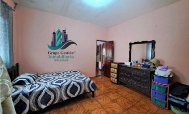 ALQUILO CASA COMERCIAL VIA COLEGIO.FOX FRENTE PLAZA COMERCIAL