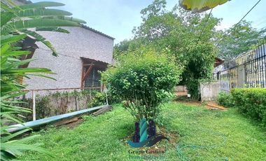 ALQUILO CASA COMERCIAL VIA COLEGIO.FOX FRENTE PLAZA COMERCIAL