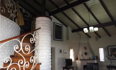 VENTA EXCELENTE CHALET CENTRICO EN IMPECABLE ESTADO