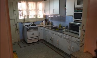 VENTA EXCELENTE CHALET CENTRICO EN IMPECABLE ESTADO