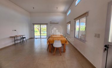 Casa en venta de 3 dormitorios y pileta. Santa Elena. Pilar