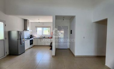 Casa en venta de 3 dormitorios y pileta. Santa Elena. Pilar