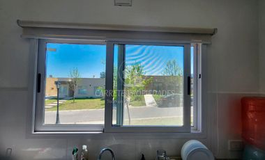 Casa en venta de 3 dormitorios y pileta. Santa Elena. Pilar
