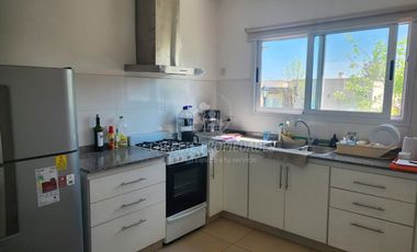 Casa en venta de 3 dormitorios y pileta. Santa Elena. Pilar
