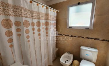 Casa en venta de 3 dormitorios y pileta. Santa Elena. Pilar